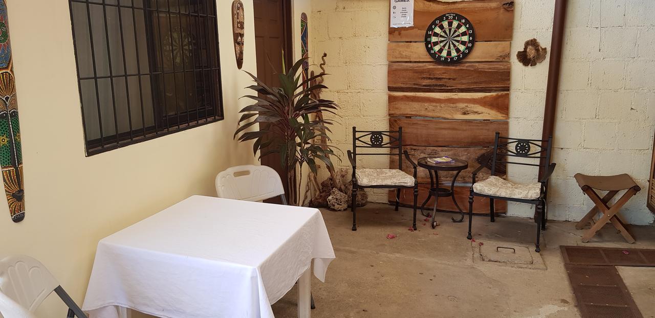Hostel Dodero ลิเบเรีย ภายนอก รูปภาพ